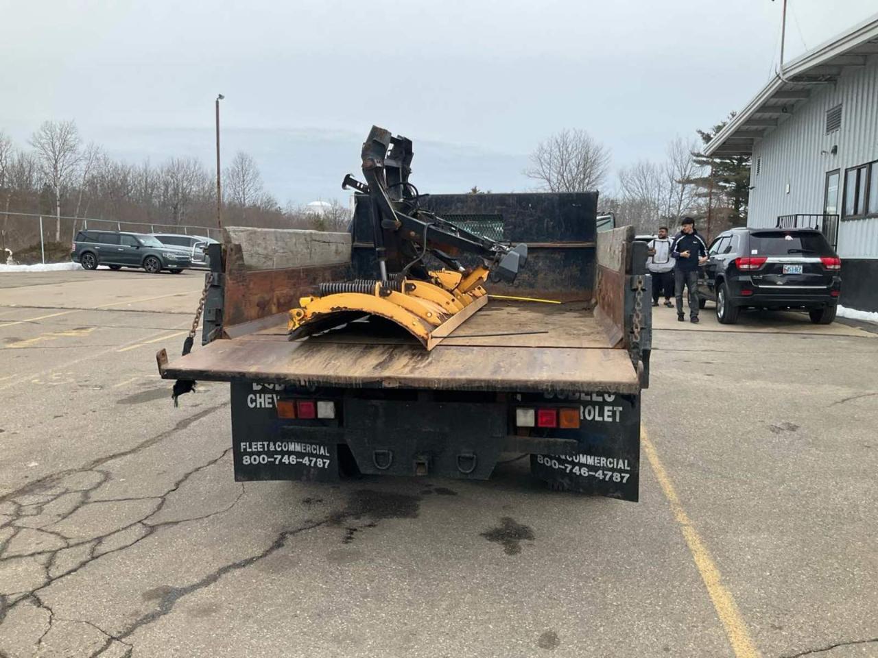 Chevrolet Silverado 3500 Reg Cab 137.0" WB, 60.4" CA 4WD WT 2004
