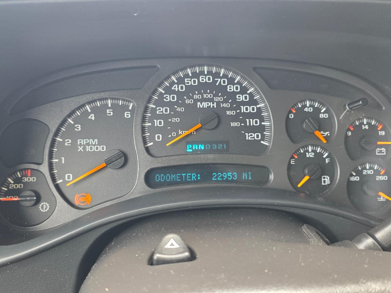 Chevrolet Silverado 3500 Reg Cab 137.0" WB, 60.4" CA 4WD WT 2004