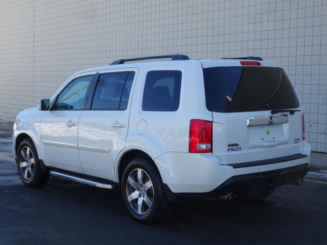 Honda Pilot 4WD 4dr Touring w/RES & Navi 2012
