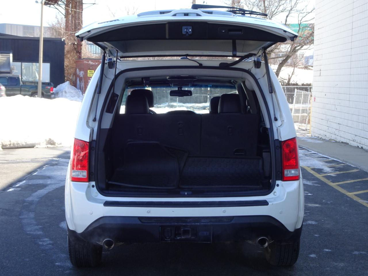 Honda Pilot 4WD 4dr Touring w/RES & Navi 2012