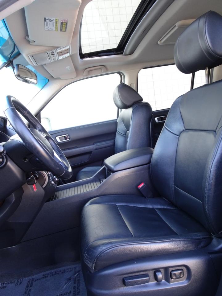 Honda Pilot 4WD 4dr Touring w/RES & Navi 2012