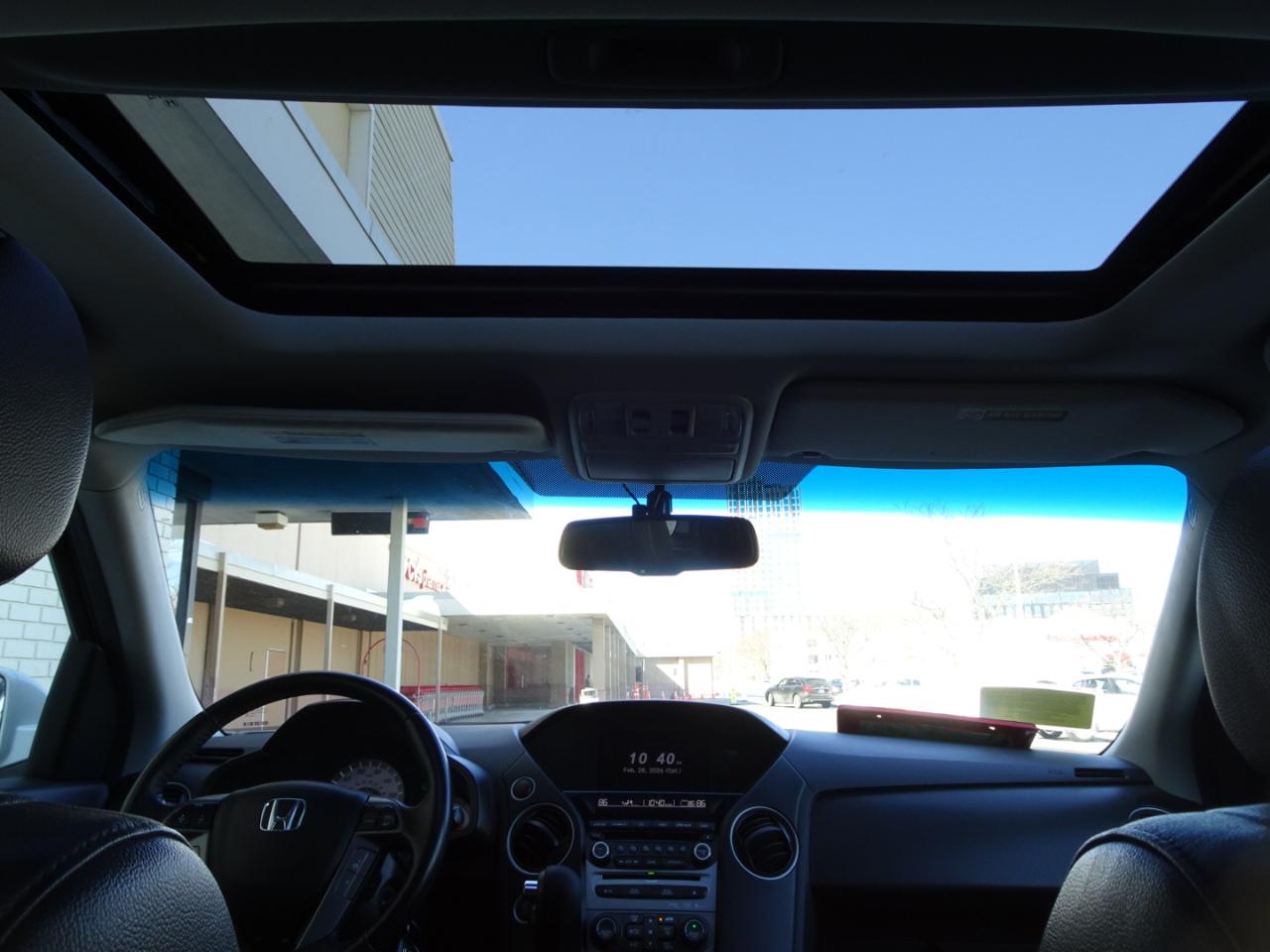 Honda Pilot 4WD 4dr Touring w/RES & Navi 2012