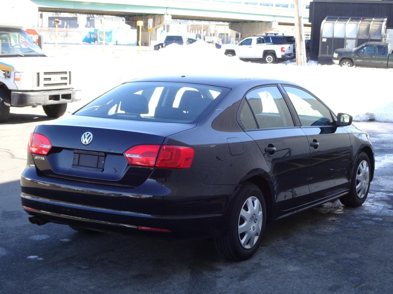 Volkswagen Jetta Sedan 4dr Auto S w/Sunroof 2013