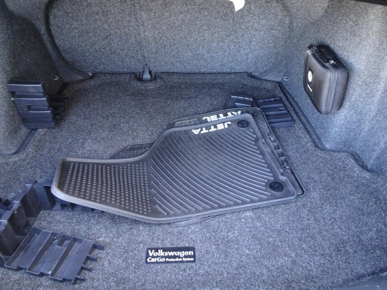 Volkswagen Jetta Sedan 4dr Auto S w/Sunroof 2013