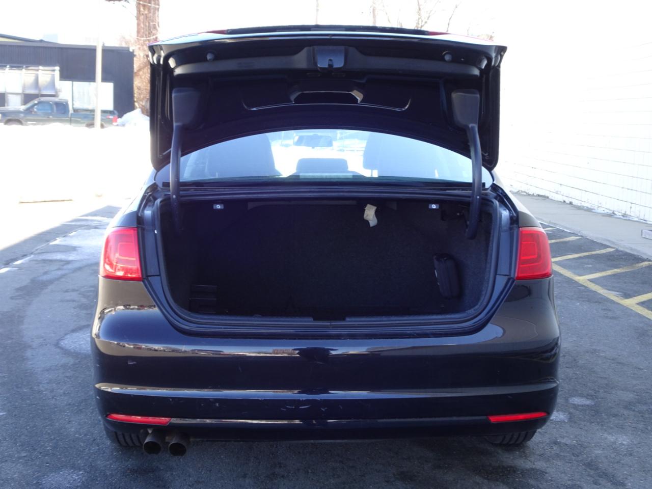 Volkswagen Jetta Sedan 4dr Auto S w/Sunroof 2013