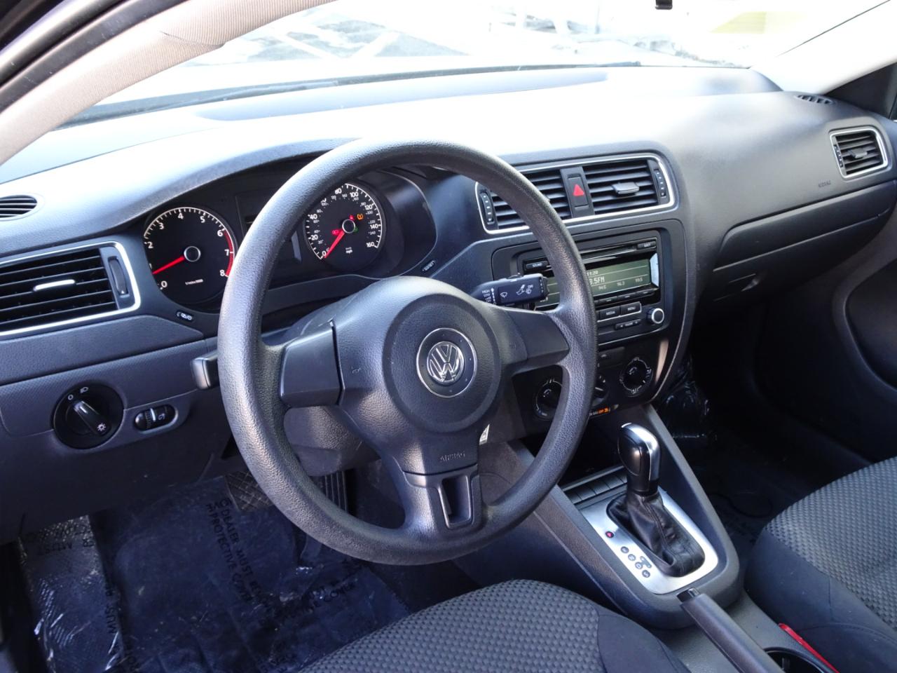 Volkswagen Jetta Sedan 4dr Auto S w/Sunroof 2013