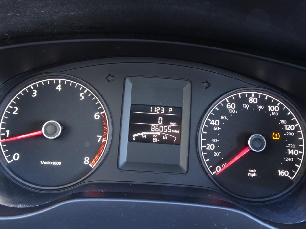 Volkswagen Jetta Sedan 4dr Auto S w/Sunroof 2013