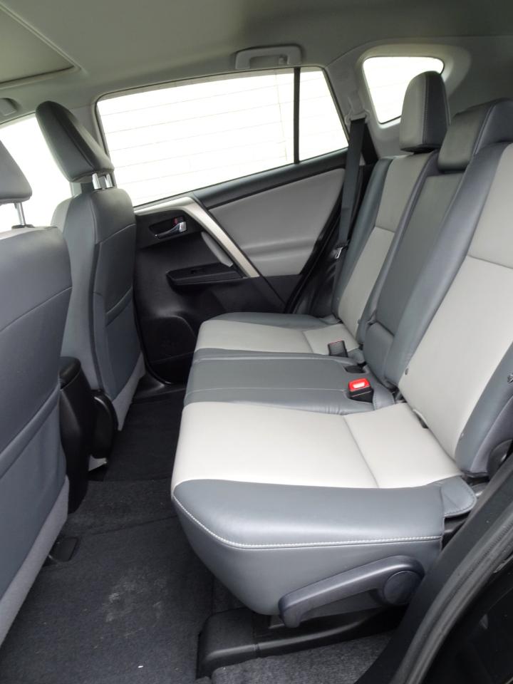 Toyota RAV4 AWD 4dr Limited (Natl) 2015