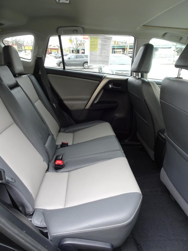 Toyota RAV4 AWD 4dr Limited (Natl) 2015