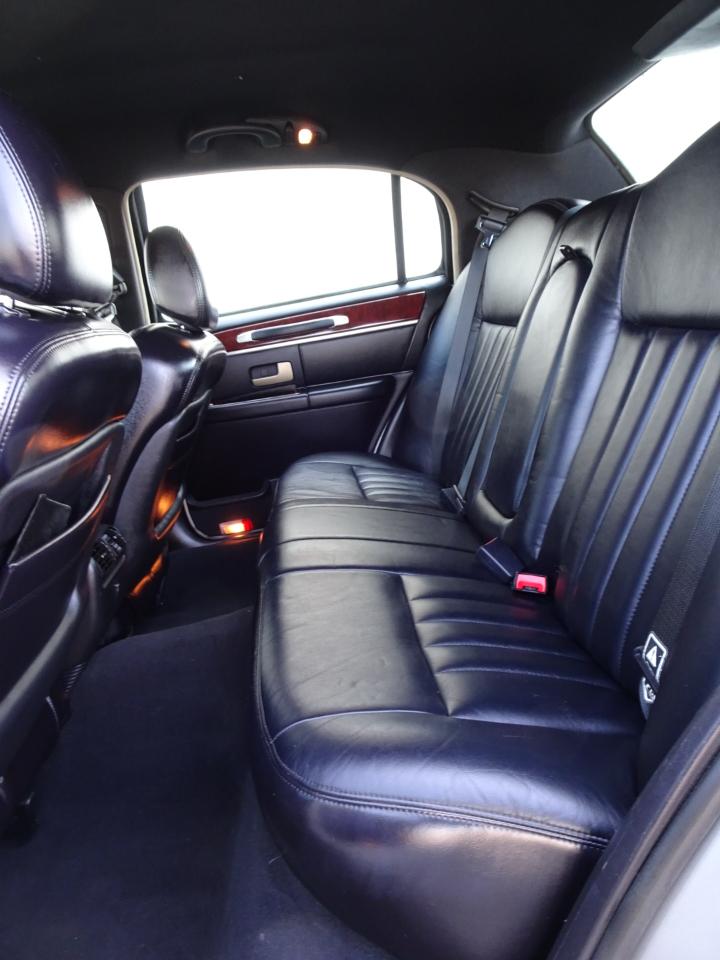 Lincoln Town Car  2004