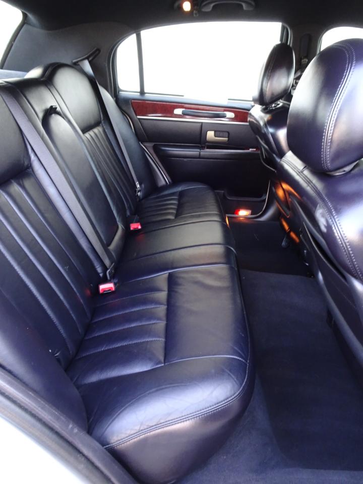 Lincoln Town Car  2004