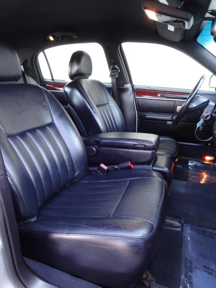 Lincoln Town Car  2004