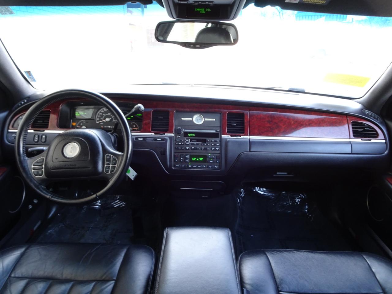 Lincoln Town Car  2004