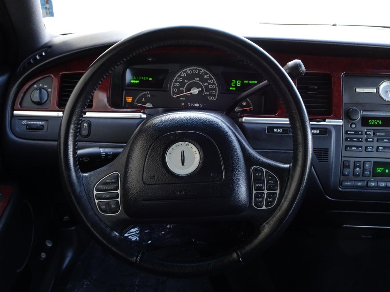 Lincoln Town Car  2004