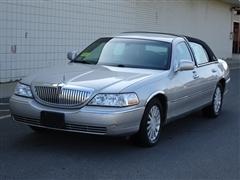 2004 Lincoln Town Car 
