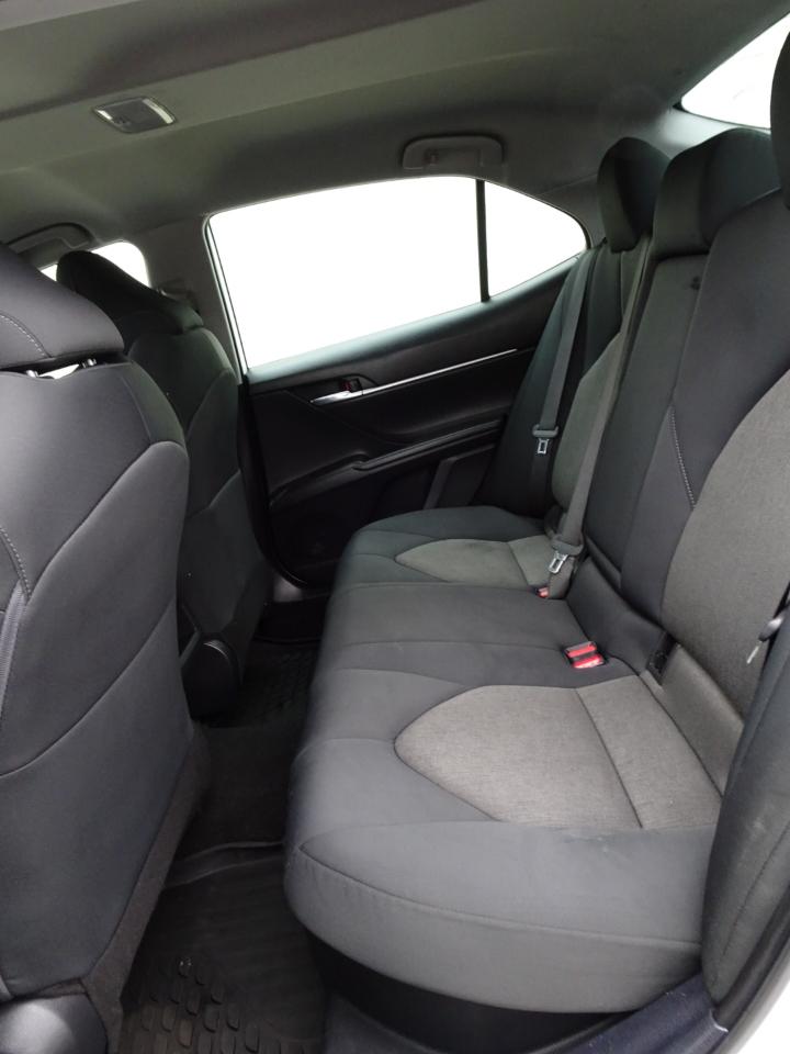 Toyota Camry Hybrid LE CVT (Natl) 2022