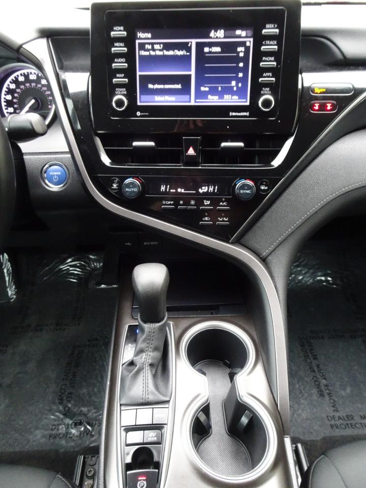 Toyota Camry Hybrid LE CVT (Natl) 2022