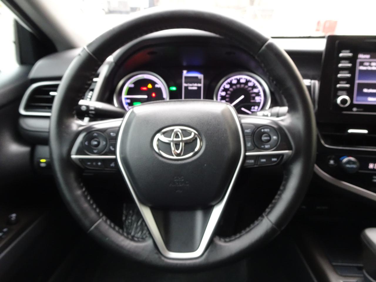 Toyota Camry Hybrid LE CVT (Natl) 2022