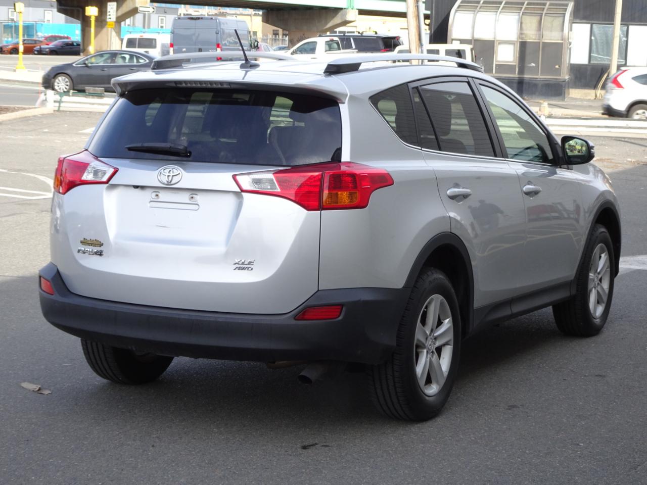 Toyota RAV4 AWD 4dr XLE (Natl) 2014