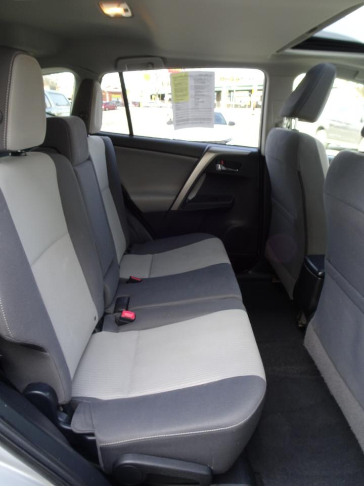 Toyota RAV4 AWD 4dr XLE (Natl) 2014