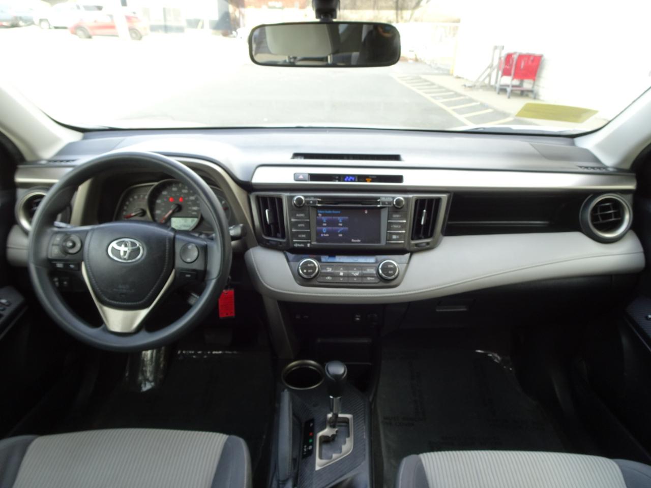 Toyota RAV4 AWD 4dr XLE (Natl) 2014