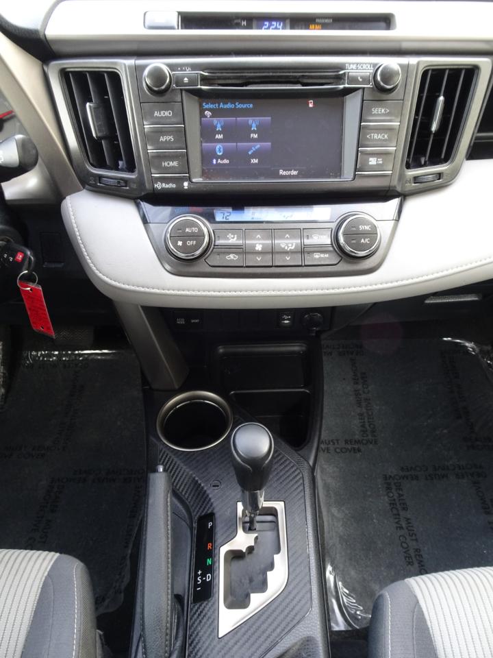 Toyota RAV4 AWD 4dr XLE (Natl) 2014