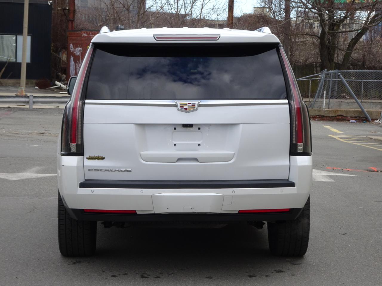 Cadillac Escalade 4WD 4dr Luxury 2017