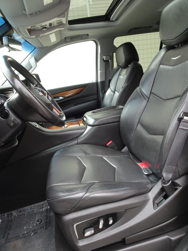 Cadillac Escalade 4WD 4dr Luxury 2017