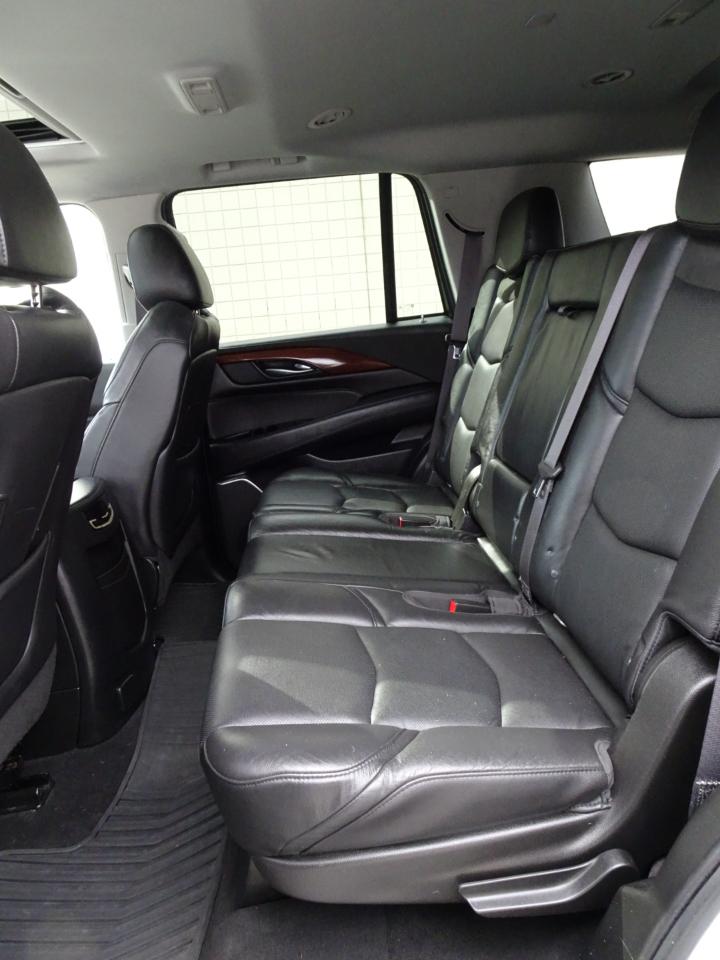 Cadillac Escalade 4WD 4dr Luxury 2017