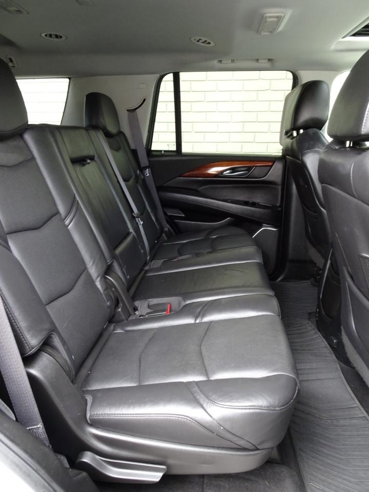 Cadillac Escalade 4WD 4dr Luxury 2017