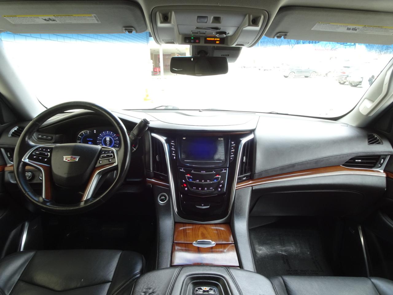 Cadillac Escalade 4WD 4dr Luxury 2017