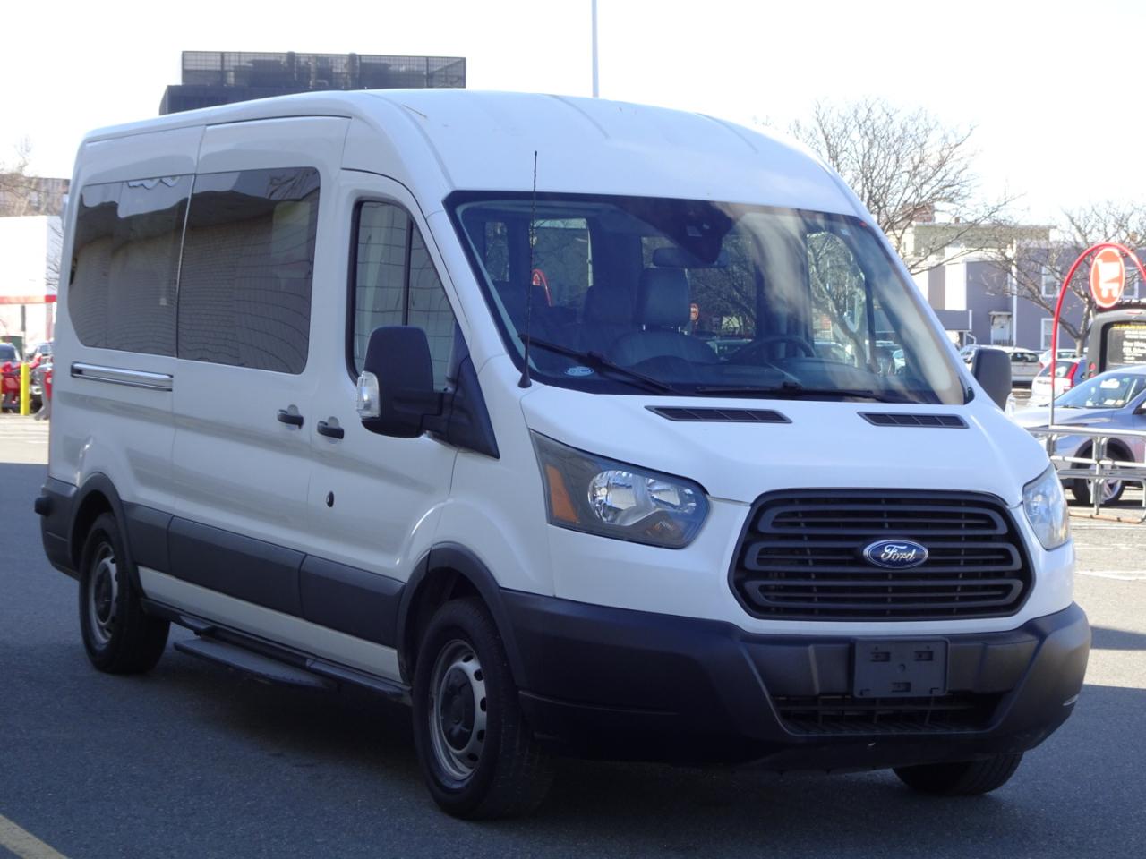 Ford Transit Wagon T-350 148" Med Roof XLT Sliding RH Dr 2017