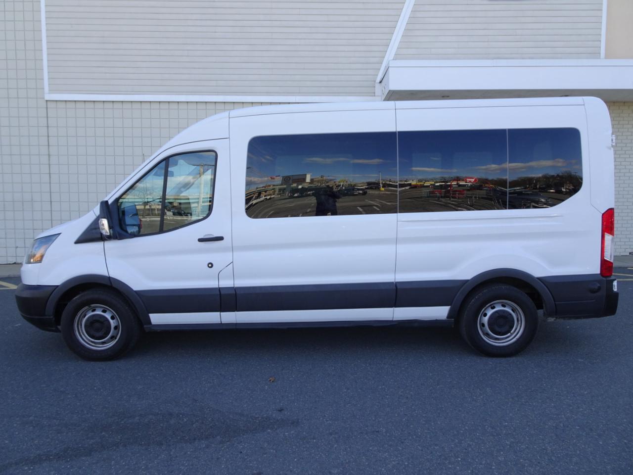 Ford Transit Wagon T-350 148" Med Roof XLT Sliding RH Dr 2017