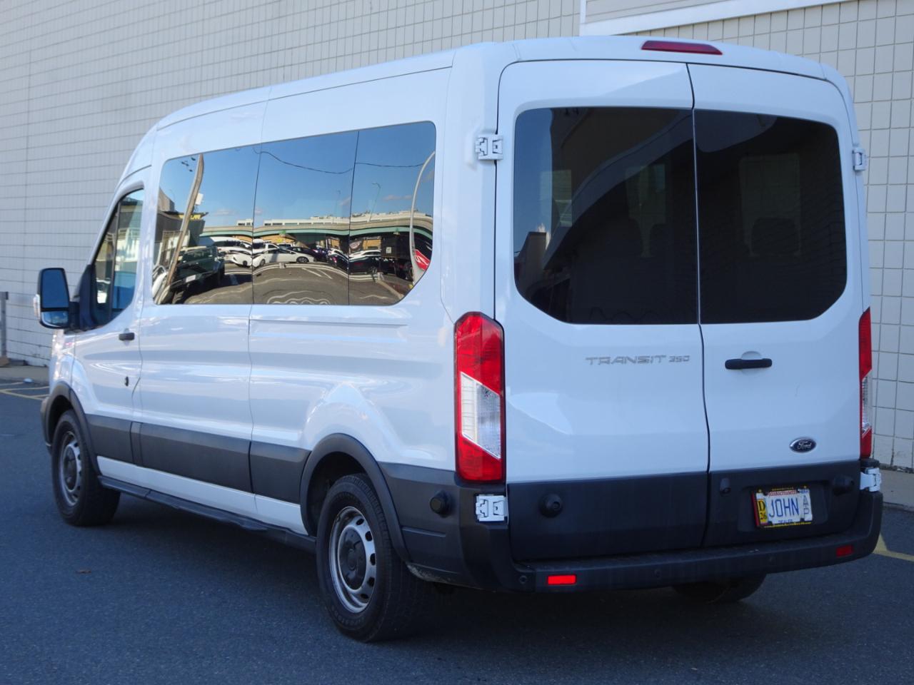 Ford Transit Wagon T-350 148" Med Roof XLT Sliding RH Dr 2017