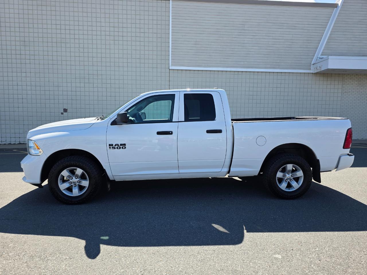 RAM 1500 Express 4x4 Quad Cab 6'4" Box 2017