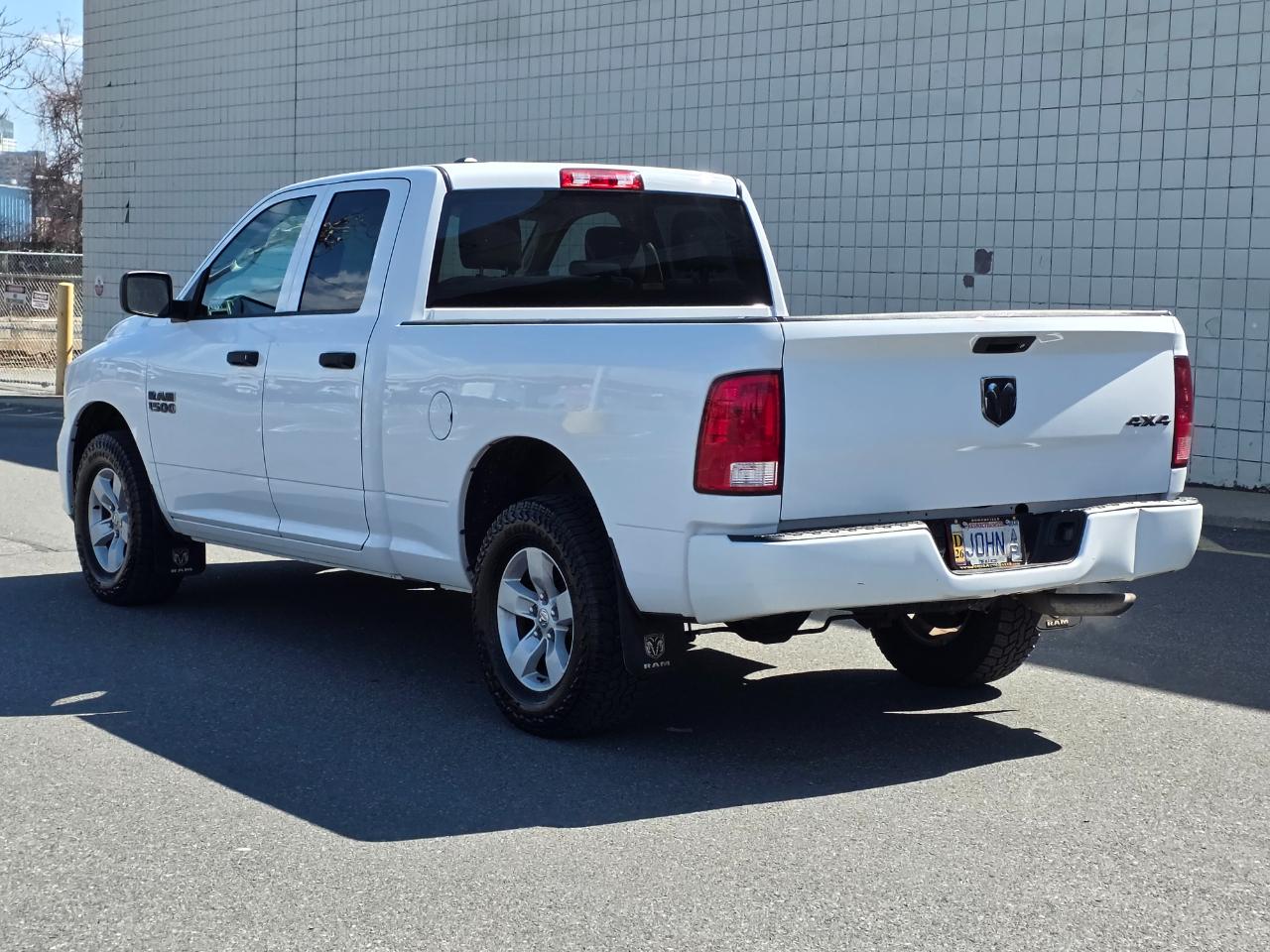 RAM 1500 Express 4x4 Quad Cab 6'4" Box 2017