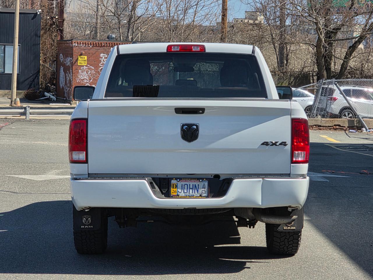 RAM 1500 Express 4x4 Quad Cab 6'4" Box 2017
