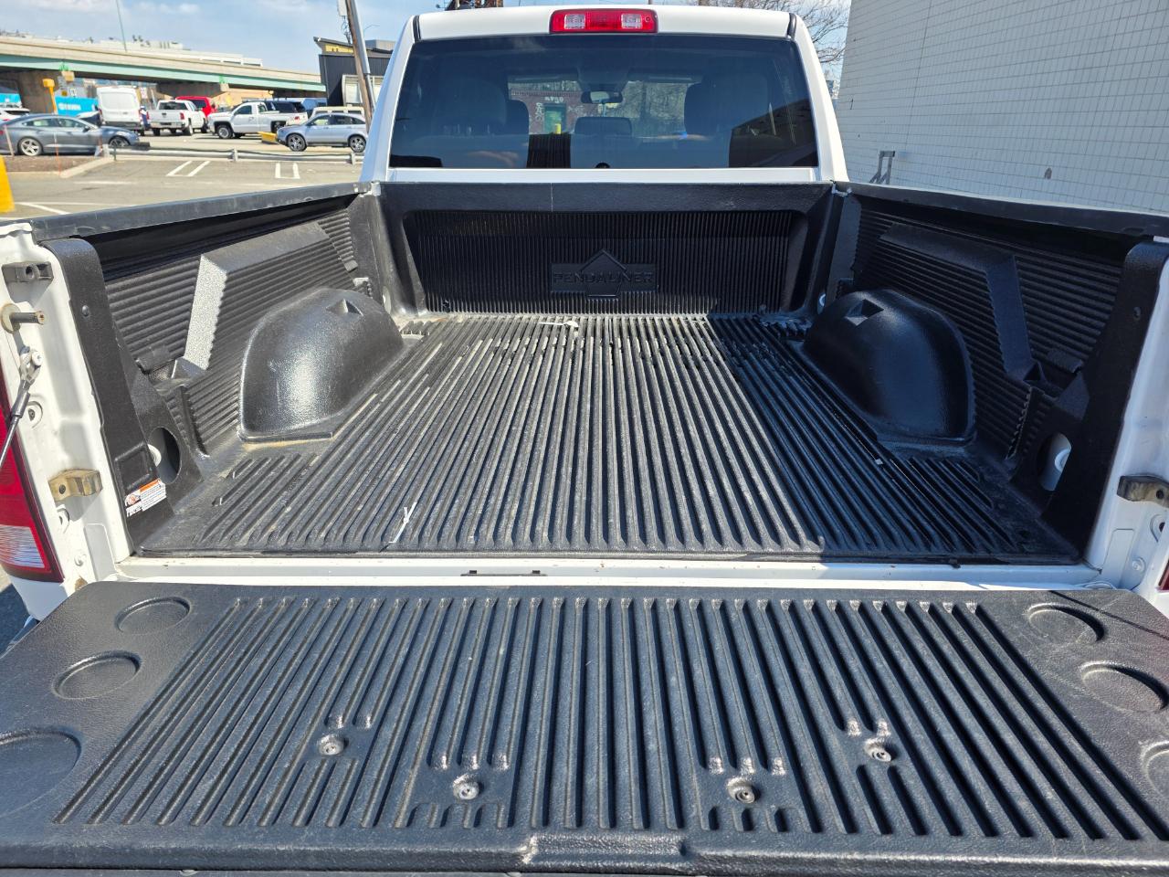 RAM 1500 Express 4x4 Quad Cab 6'4" Box 2017