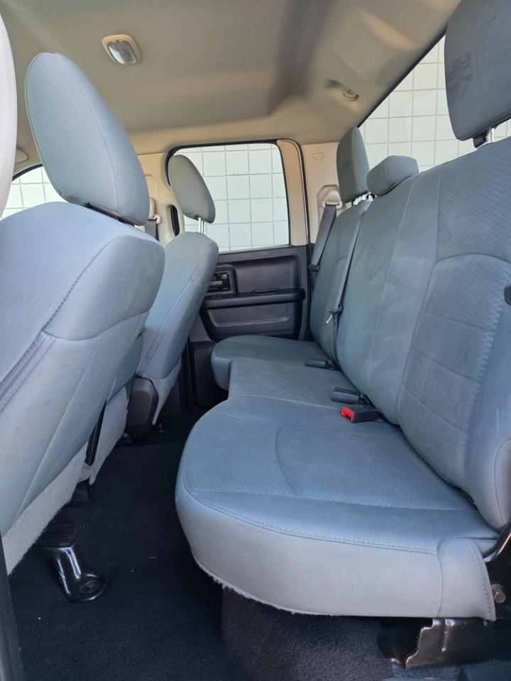 RAM 1500 Express 4x4 Quad Cab 6'4" Box 2017