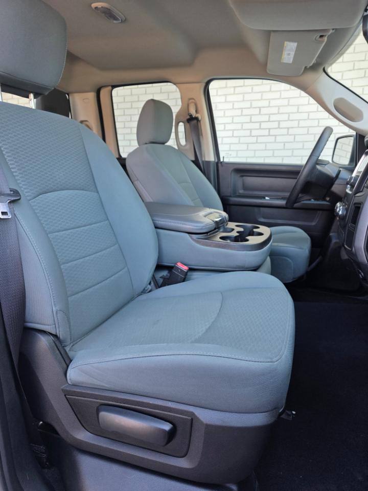 RAM 1500 Express 4x4 Quad Cab 6'4" Box 2017