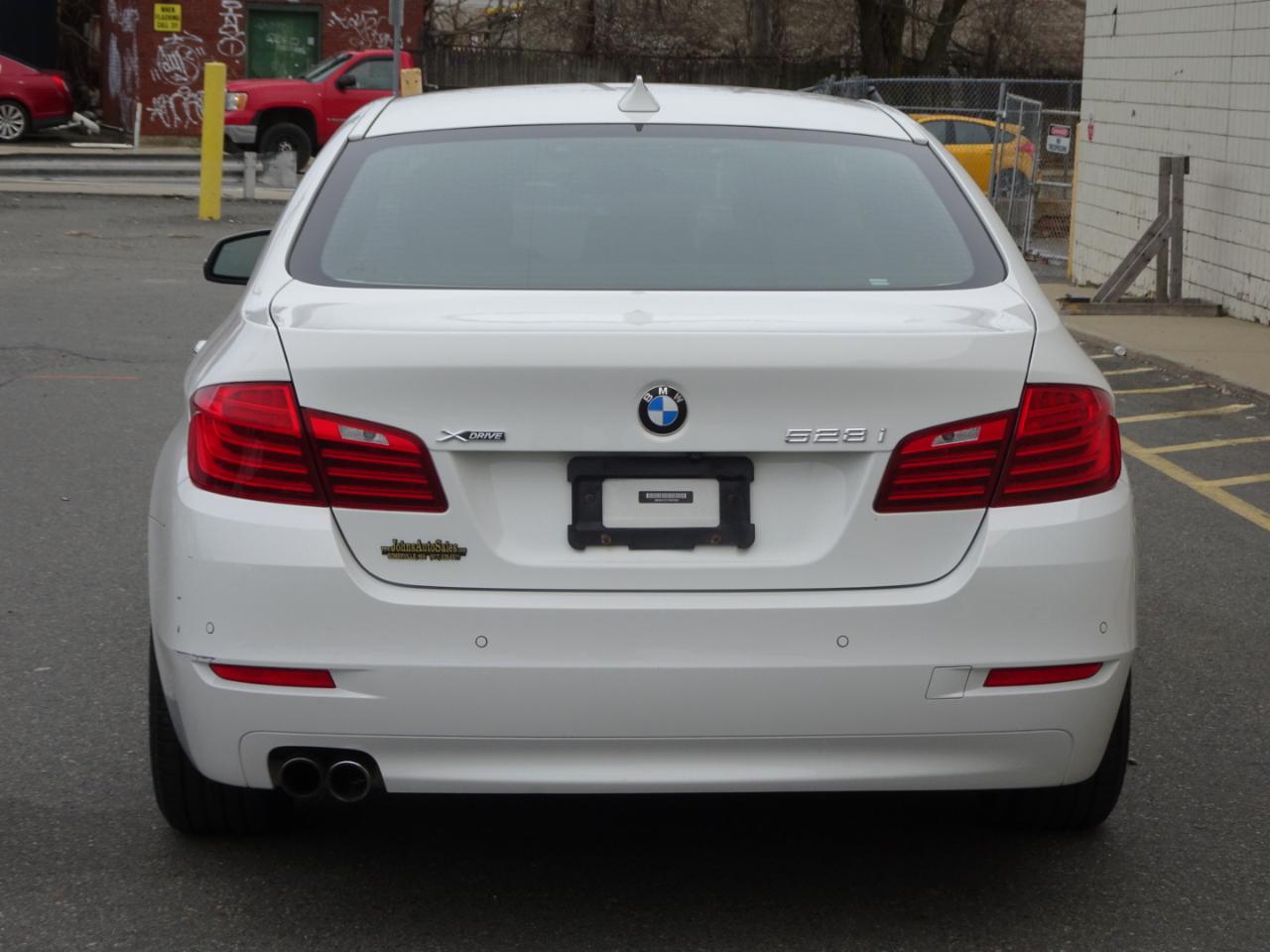 BMW 5 Series 4dr Sdn 528i xDrive AWD 2015