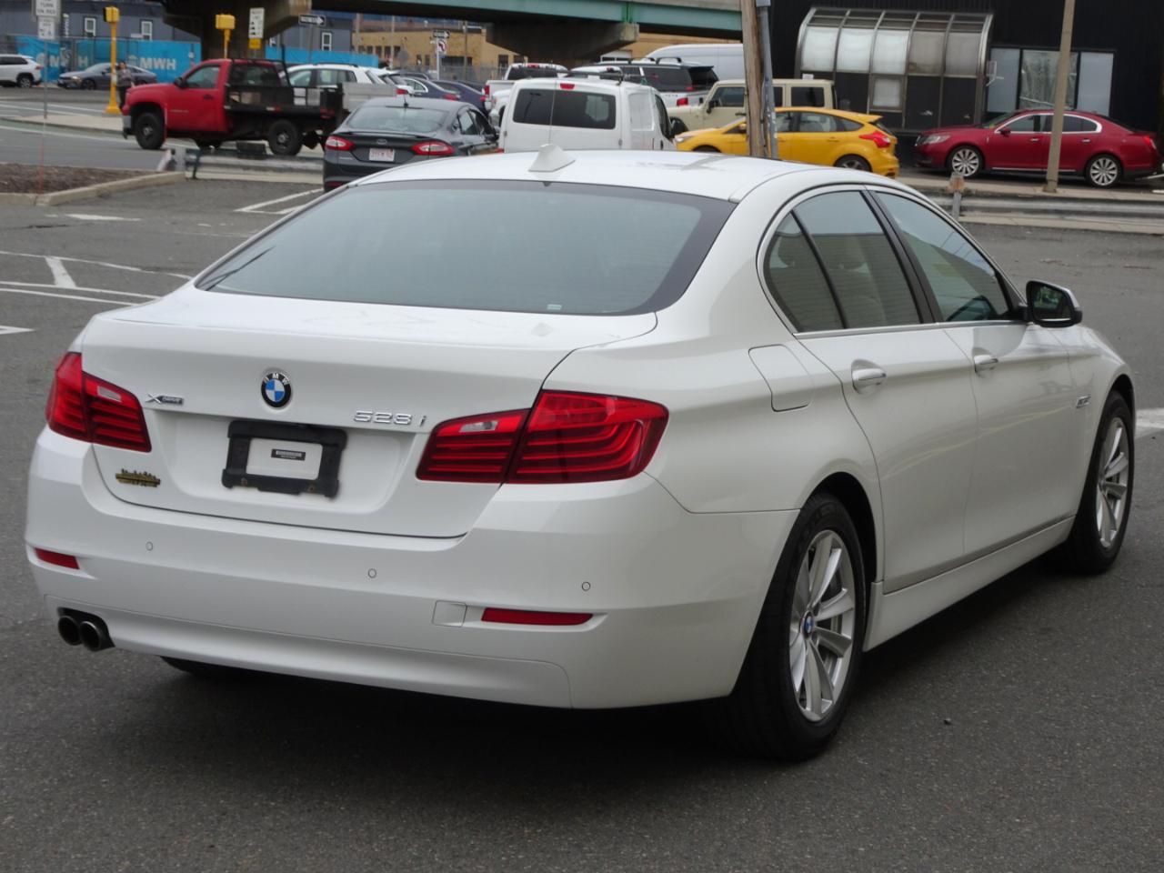 BMW 5 Series 4dr Sdn 528i xDrive AWD 2015