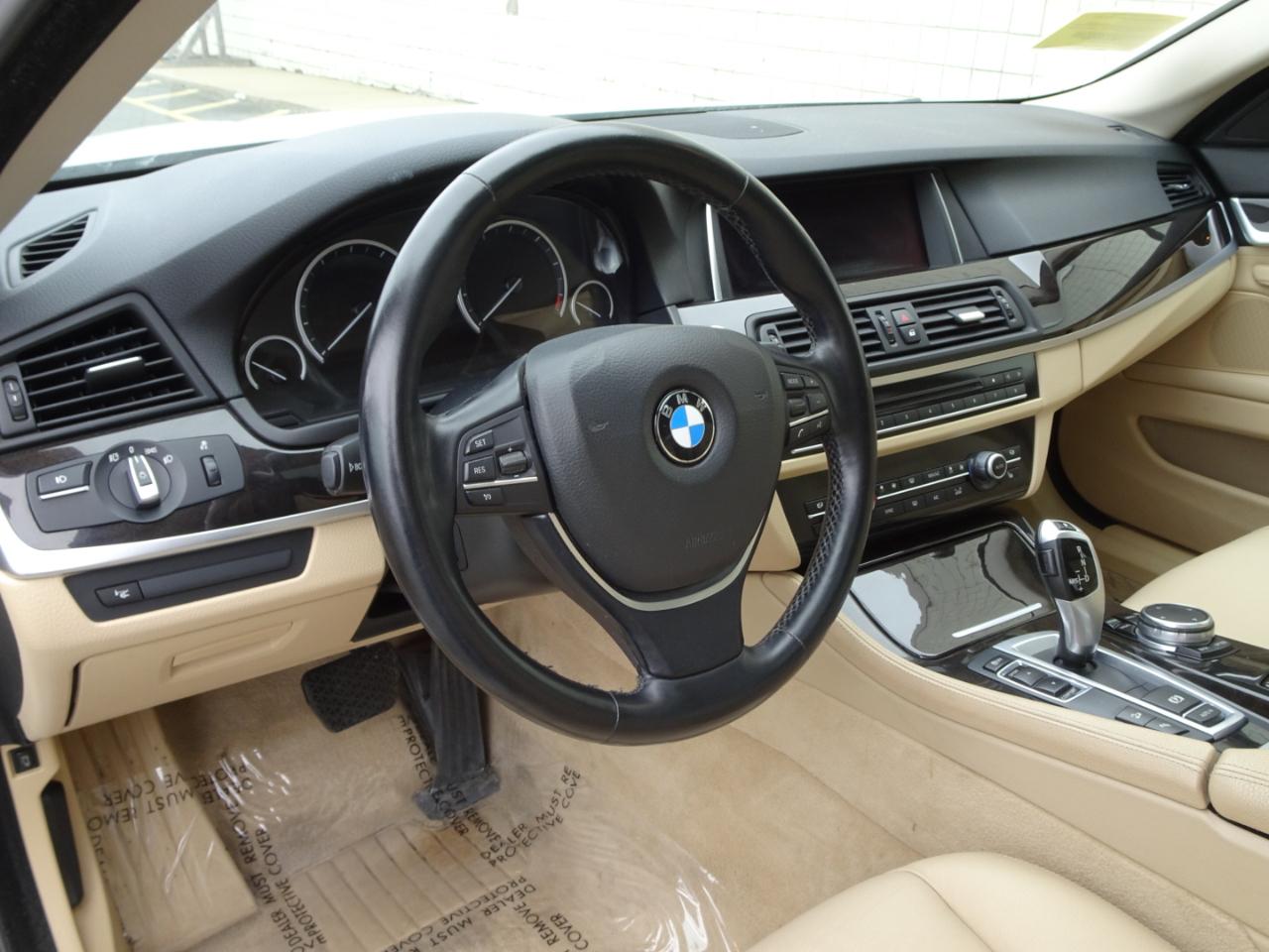 BMW 5 Series 4dr Sdn 528i xDrive AWD 2015