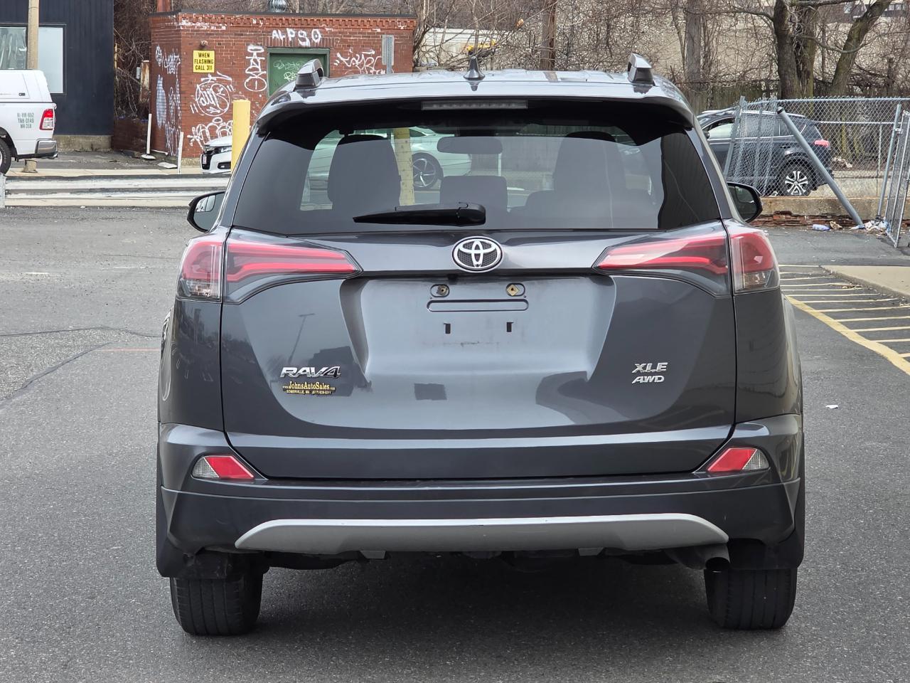 Toyota RAV4 XLE AWD (Natl) 2017