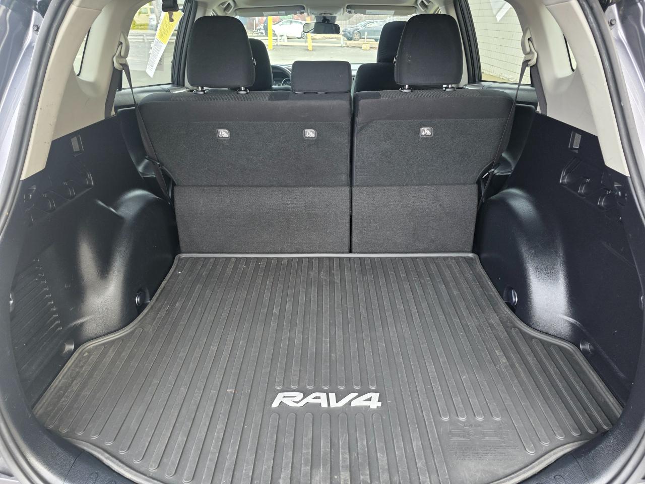 Toyota RAV4 XLE AWD (Natl) 2017