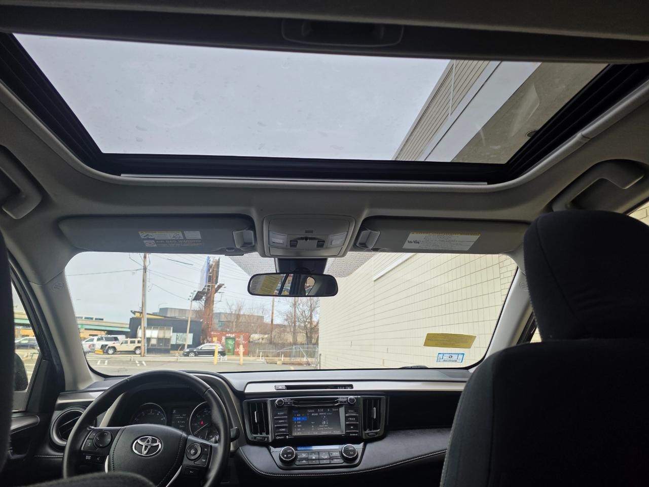 Toyota RAV4 XLE AWD (Natl) 2017