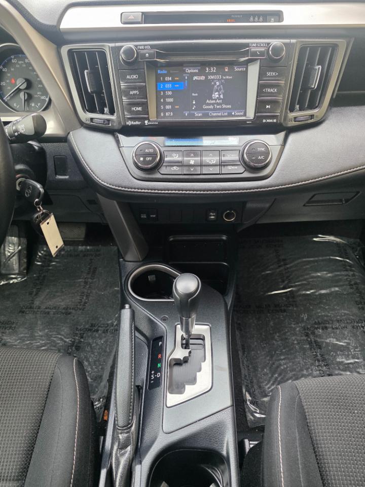 Toyota RAV4 XLE AWD (Natl) 2017