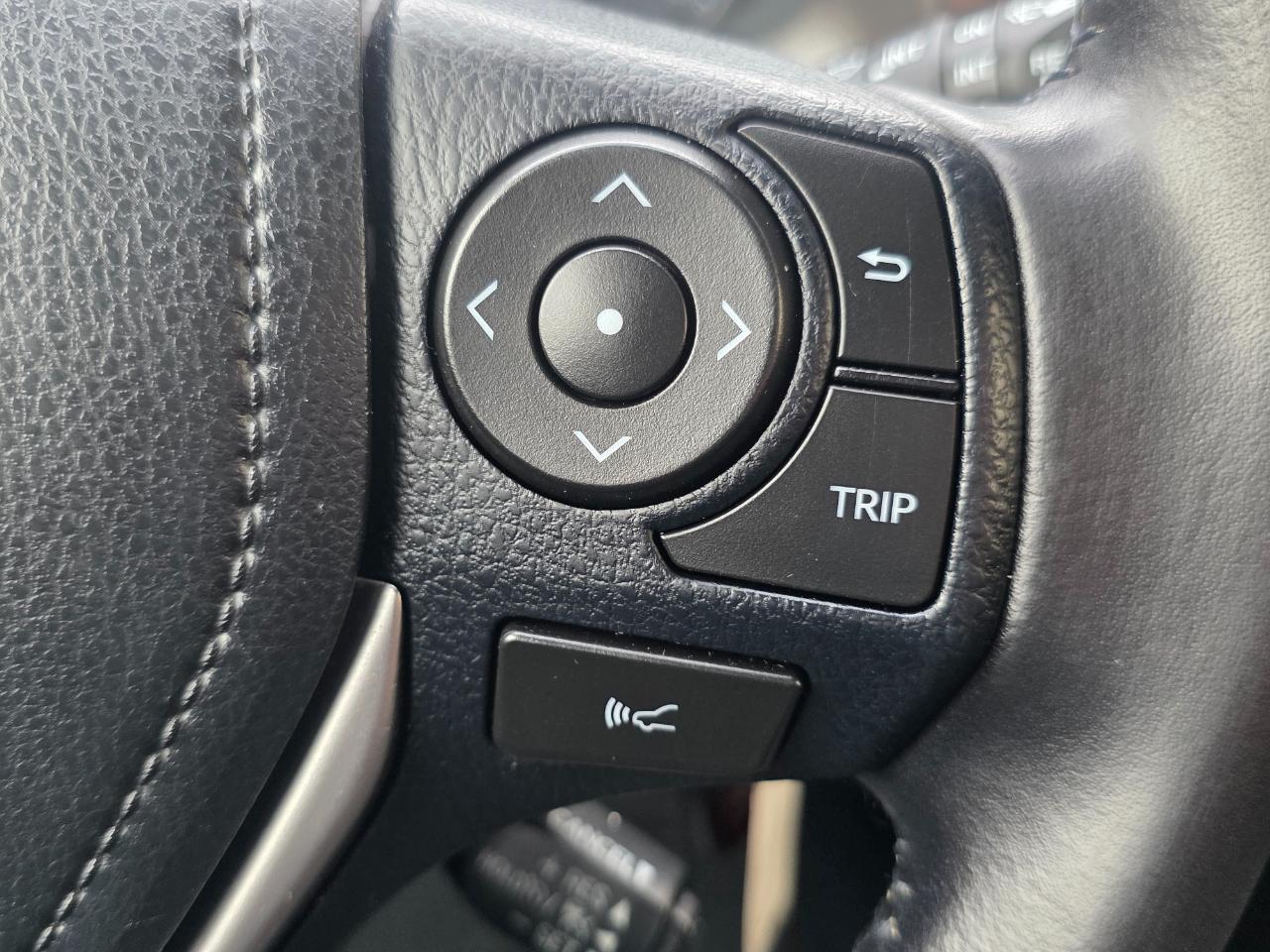 Toyota RAV4 XLE AWD (Natl) 2017