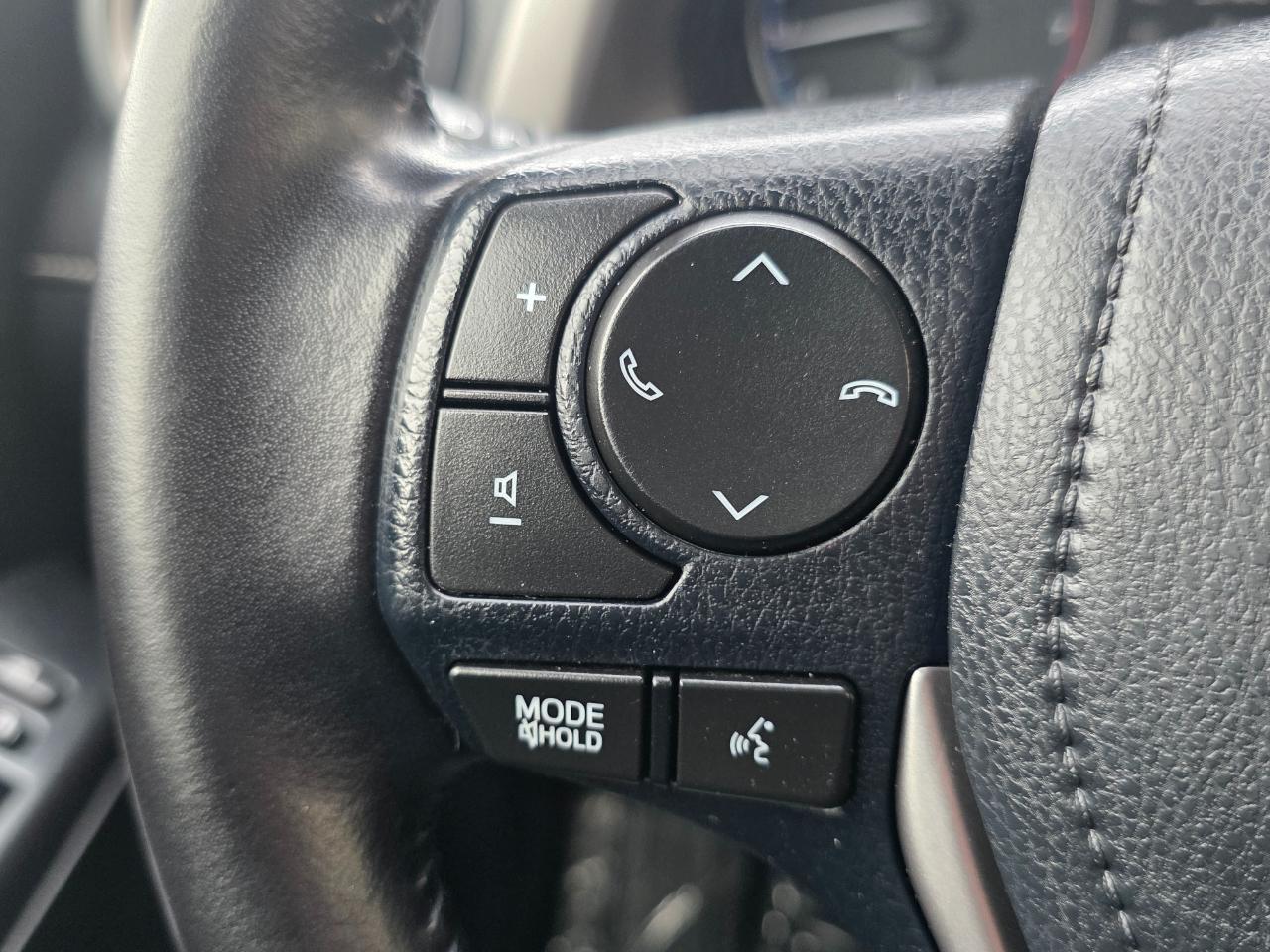 Toyota RAV4 XLE AWD (Natl) 2017