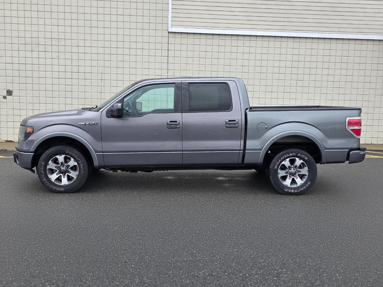 Ford F-150 4WD SuperCrew 145" XLT 2014